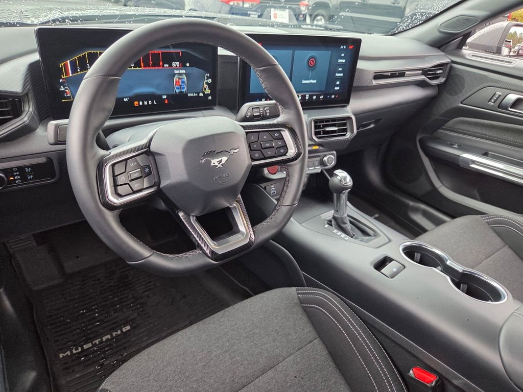 Used 2025 Ford Mustang Coupe image 7