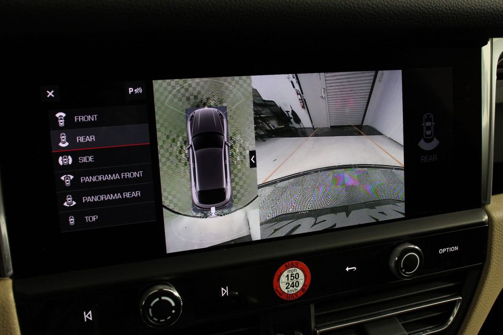 Certified 2025 Porsche Macan AWD/4WD image 17