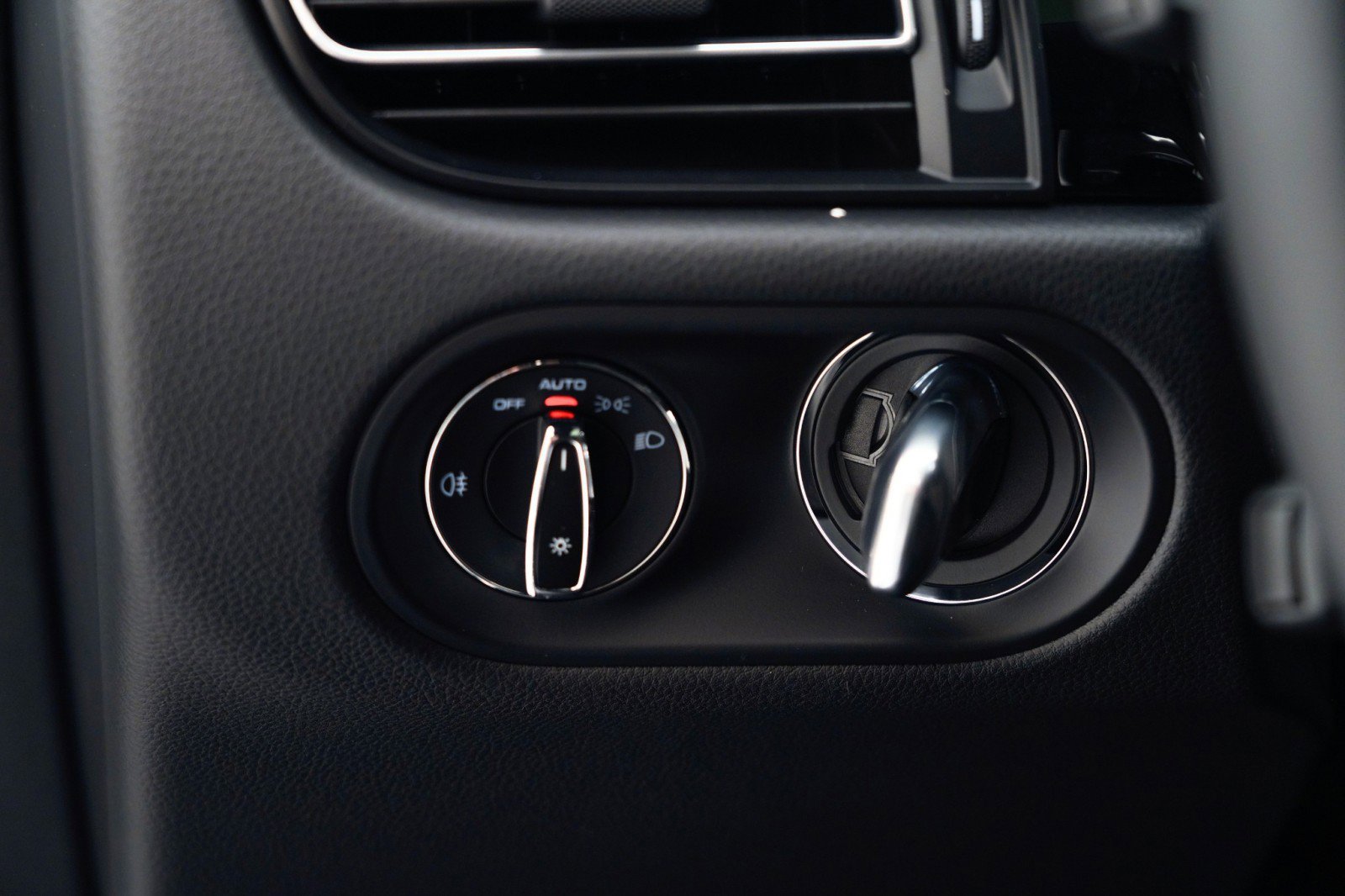 New 2026 Porsche Macan S image 32