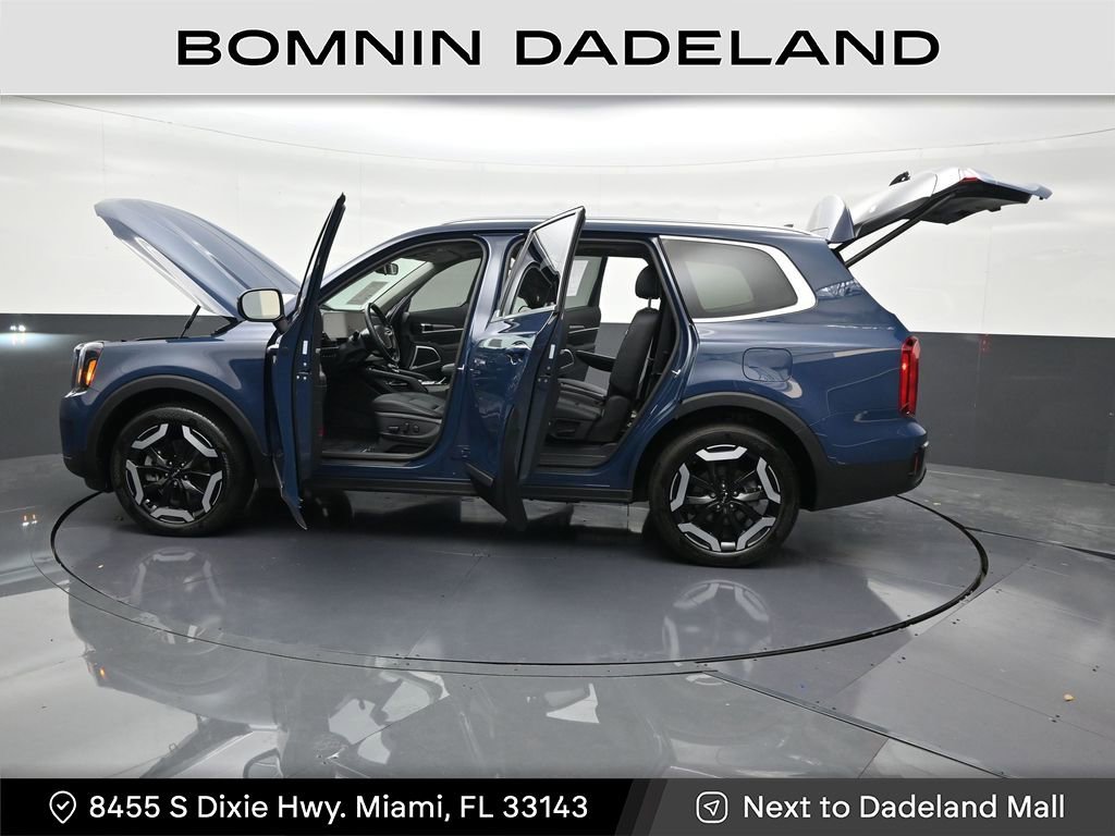 Used 2025 Kia Telluride S image 33