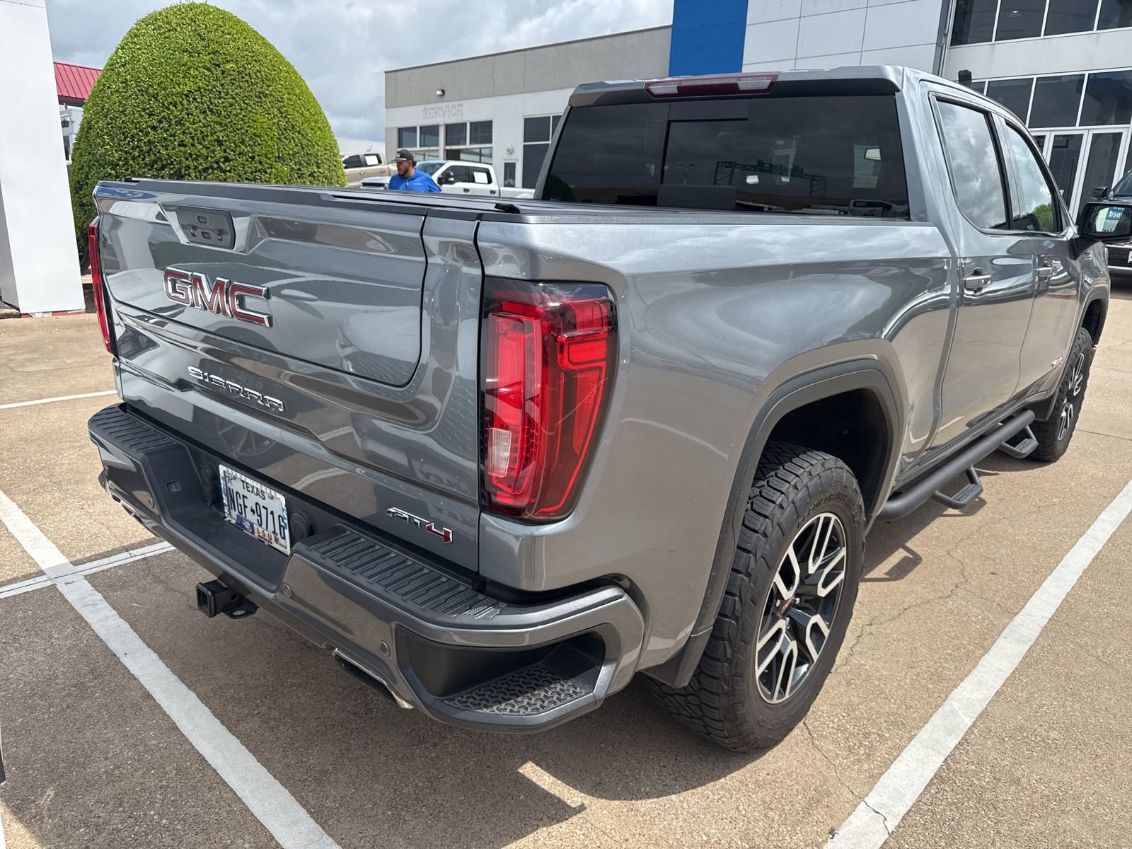 Used 2020 GMC Sierra 1500 AT4 w/ AT4 Premium Package image 7
