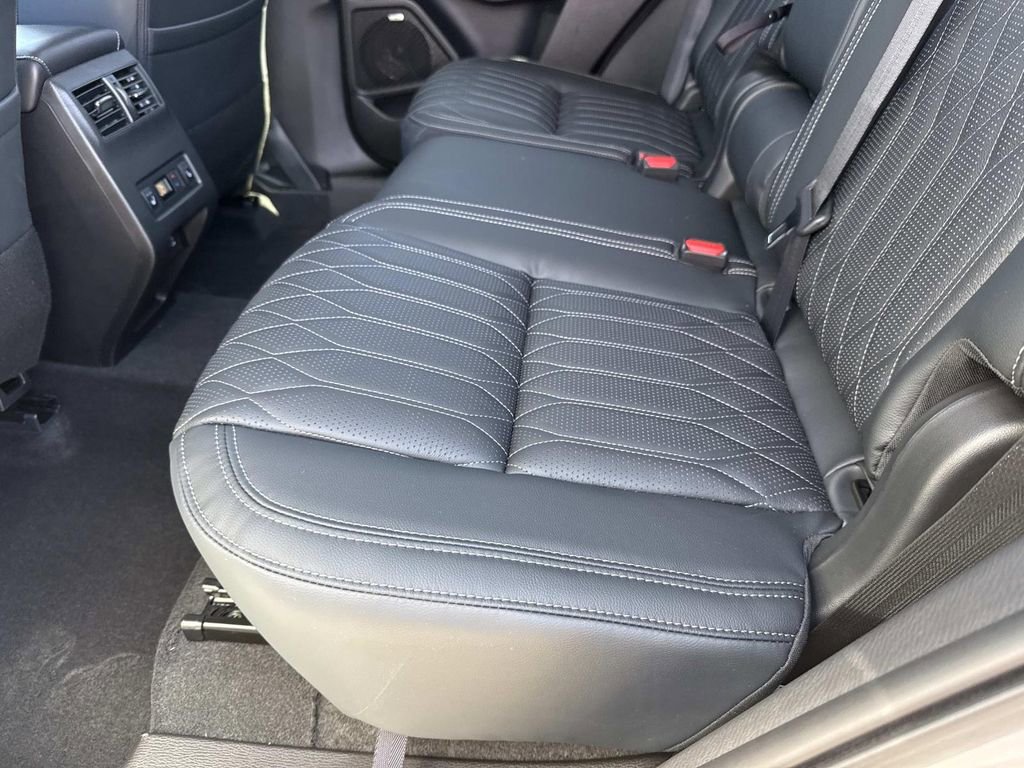 New 2026 Mitsubishi Outlander SEL image 14