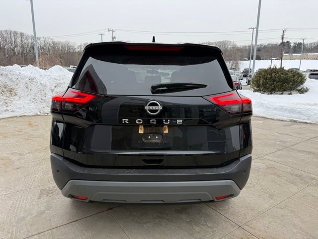 Used 2023 Nissan Rogue S image 6