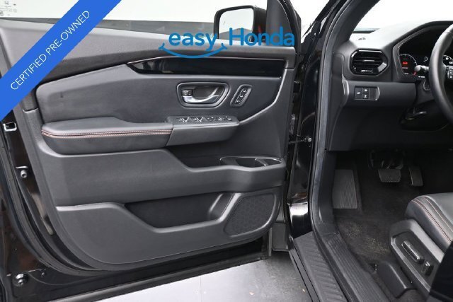 Used 2025 Honda Pilot TrailSport image 21