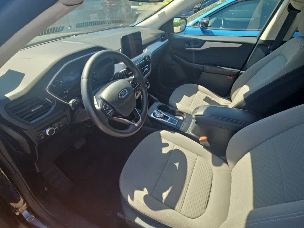 Used 2022 Ford Escape SE w/ SE Sport Appearance Package AWD/4WD image 14