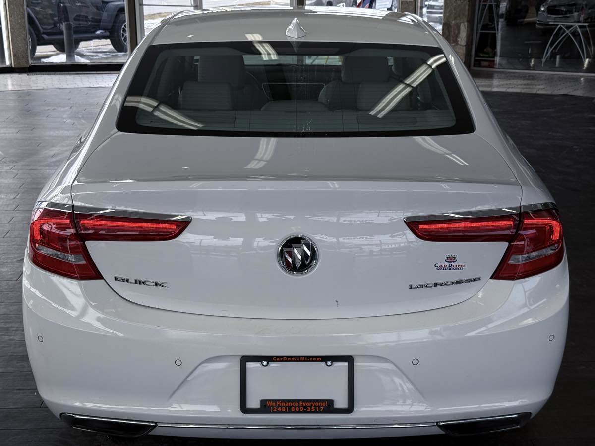 Used 2017 Buick LaCrosse Essence image 12