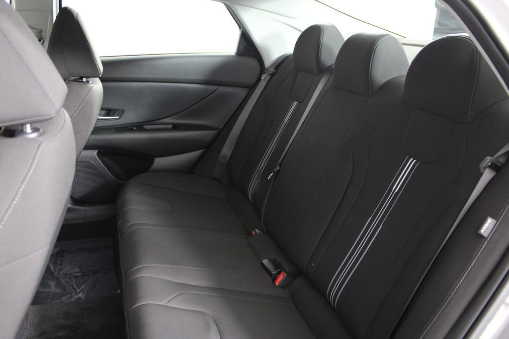Certified 2024 Hyundai Elantra SEL image 21