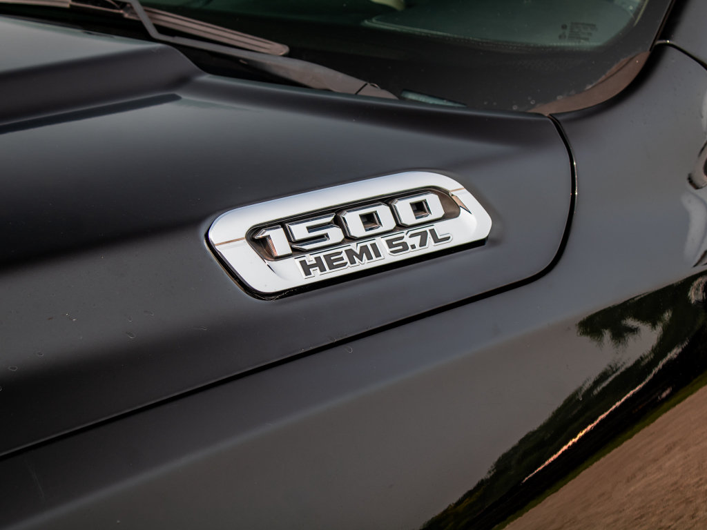 Used 2019 RAM 1500 Laramie AWD/4WD image 10