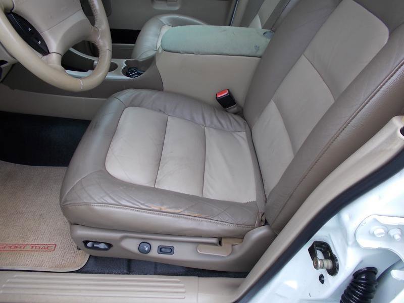 Used 2004 Ford Explorer Sport Trac XLT RWD image 25