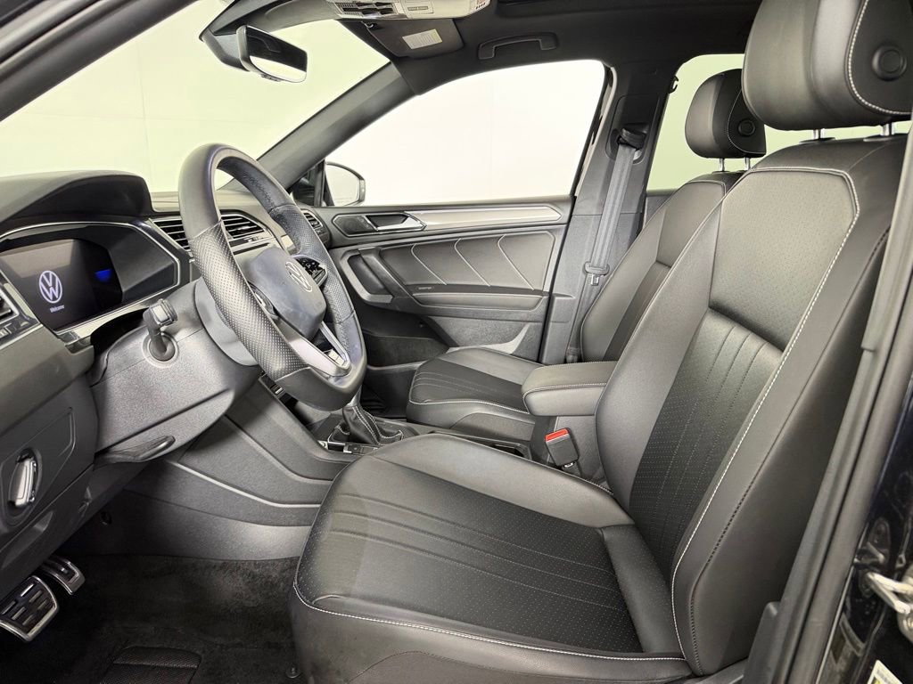 Used 2022 Volkswagen Tiguan SE R-Line image 21