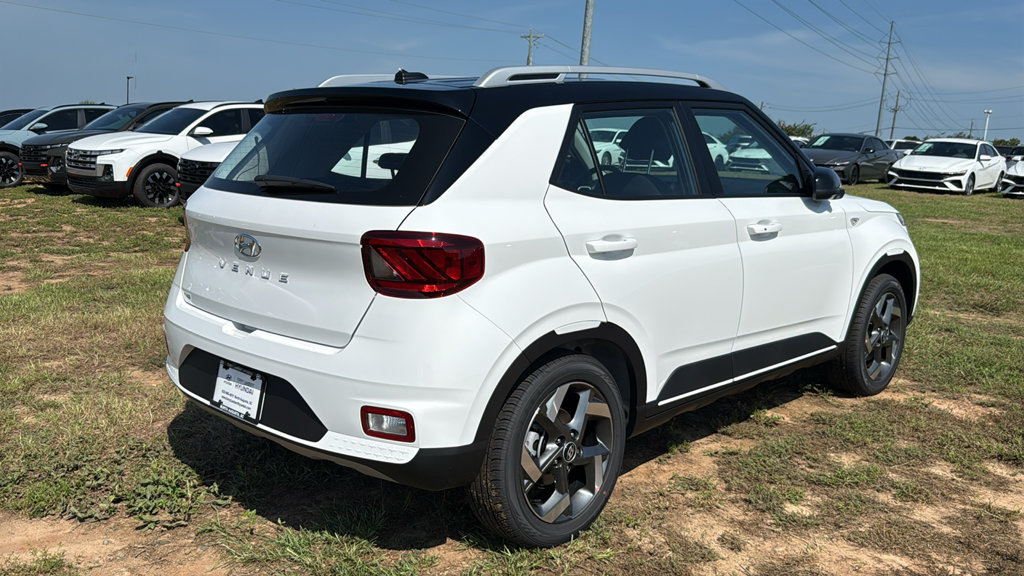 New 2026 Hyundai Venue SEL FWD image 7
