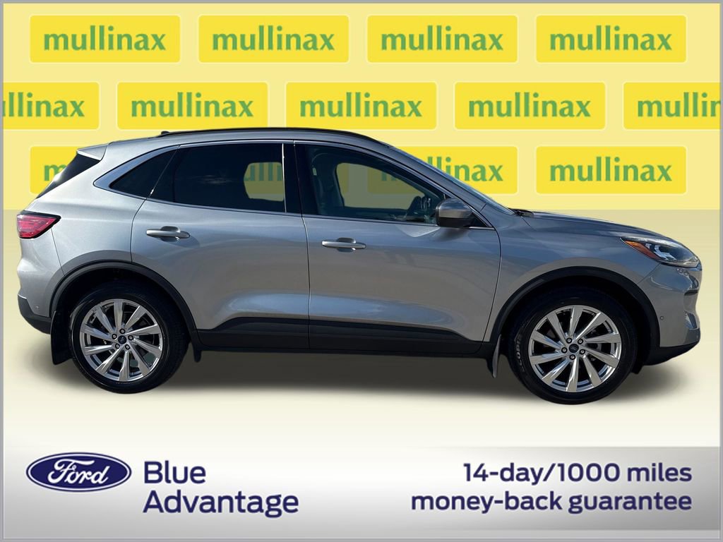 Used 2021 Ford Escape Titanium w/ Titanium Elite Package AWD/4WD image 2