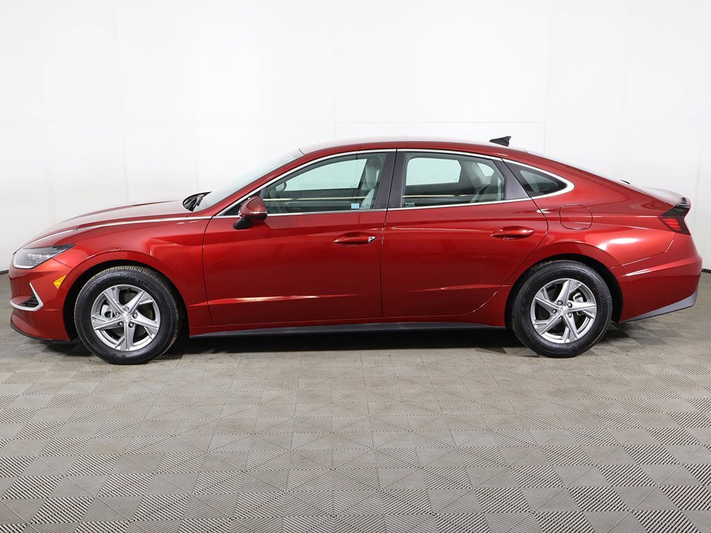 Used 2023 Hyundai Sonata SE w/ Preferred Accessory Package image 16