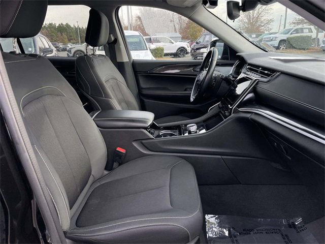 Used 2022 Jeep Grand Cherokee L Laredo w/ Luxury Tech Group I image 14