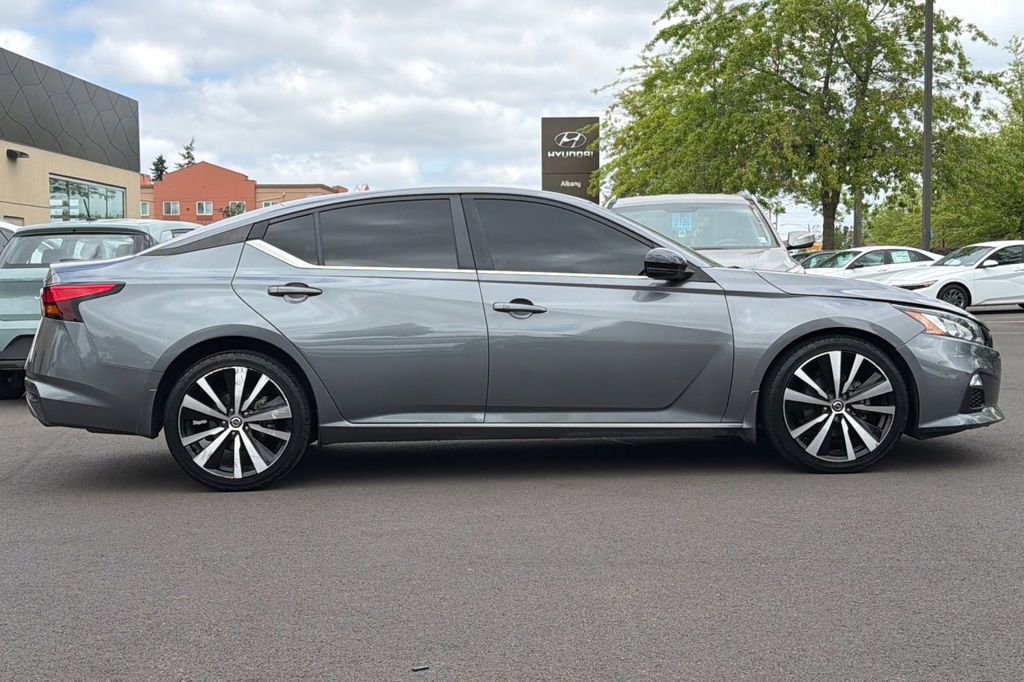 Used 2020 Nissan Altima 2.5 SR w/ Premium Package AWD/4WD image 3