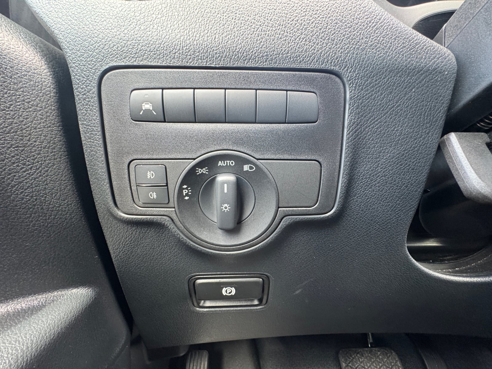 Used 2023 Mercedes-Benz Metris Passenger image 29