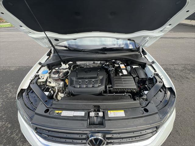 Certified 2022 Volkswagen Tiguan SE R-Line AWD/4WD image 25