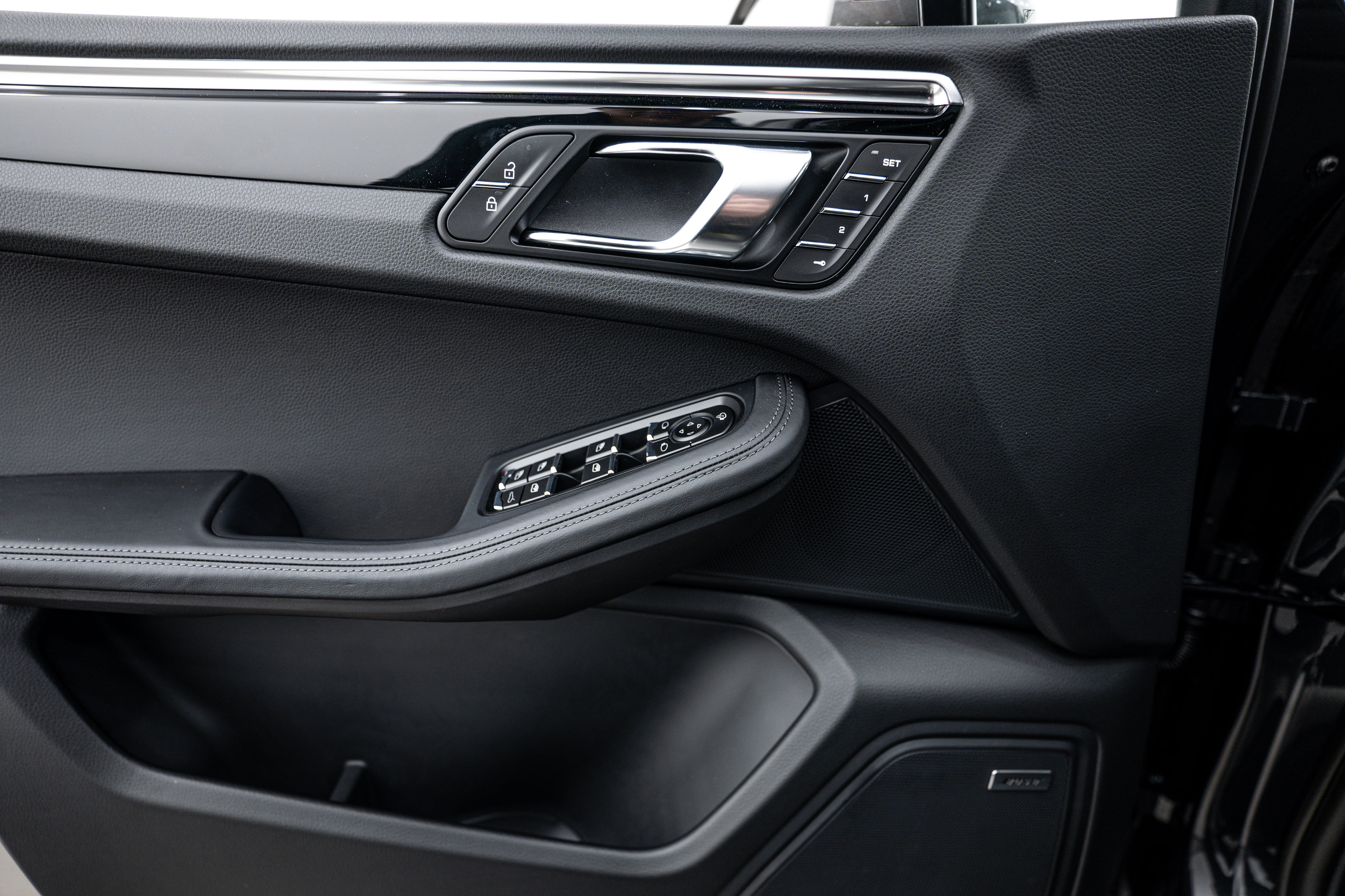 Certified 2026 Porsche Macan Turbo image 19