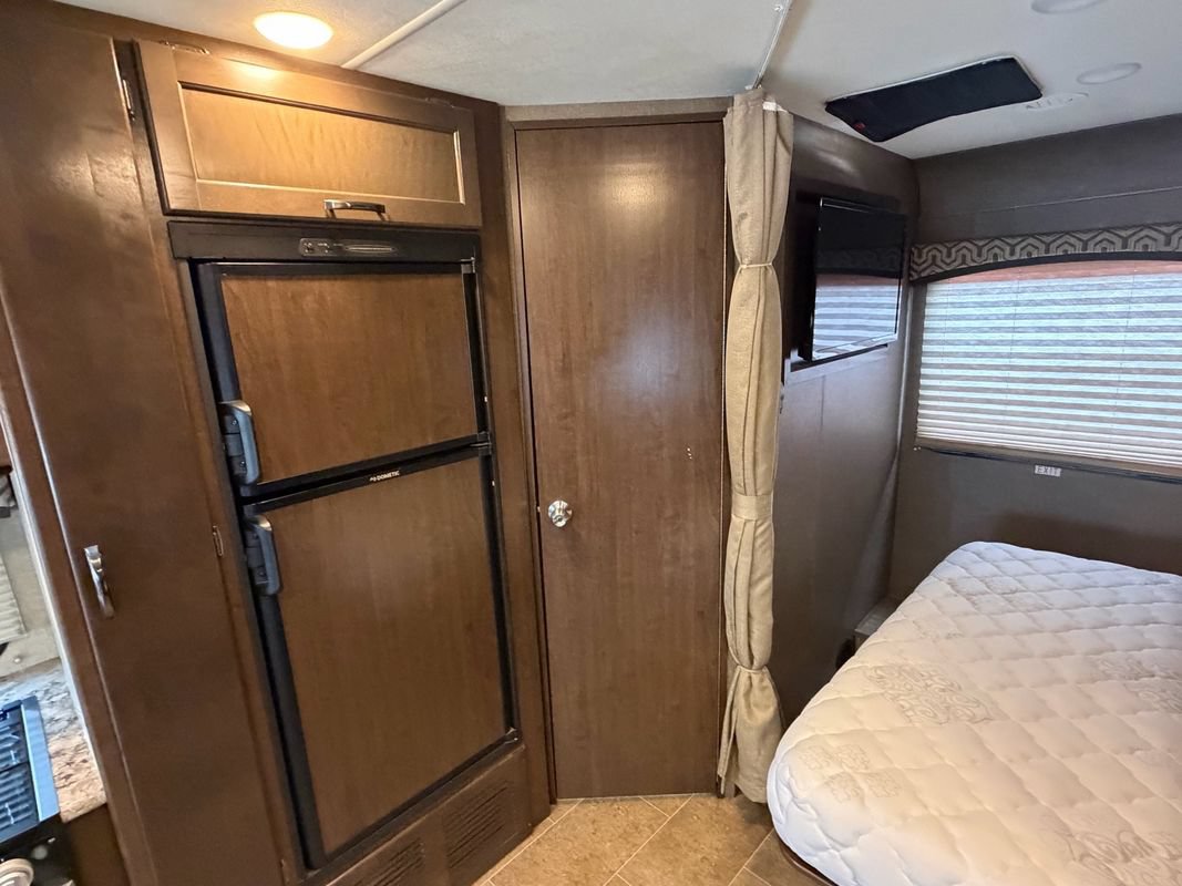 Used 2018 Ford E-350 and Econoline 350 Super Duty w/ Motorhome Prep Package RWD image 18