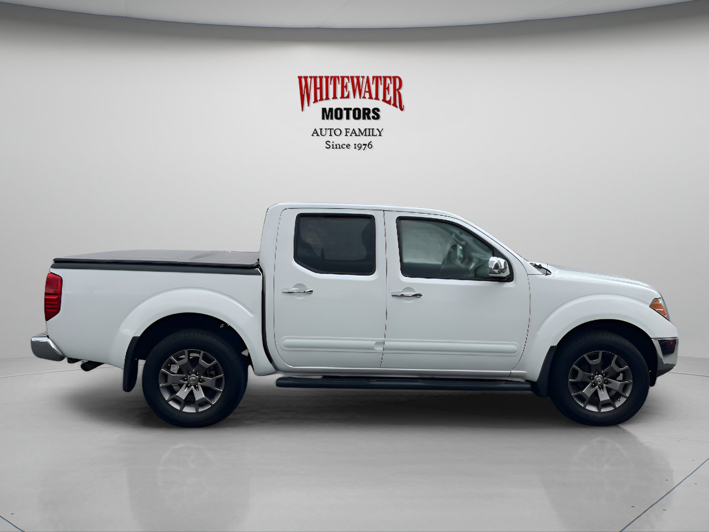 Used 2015 Nissan Frontier SL AWD/4WD image 6