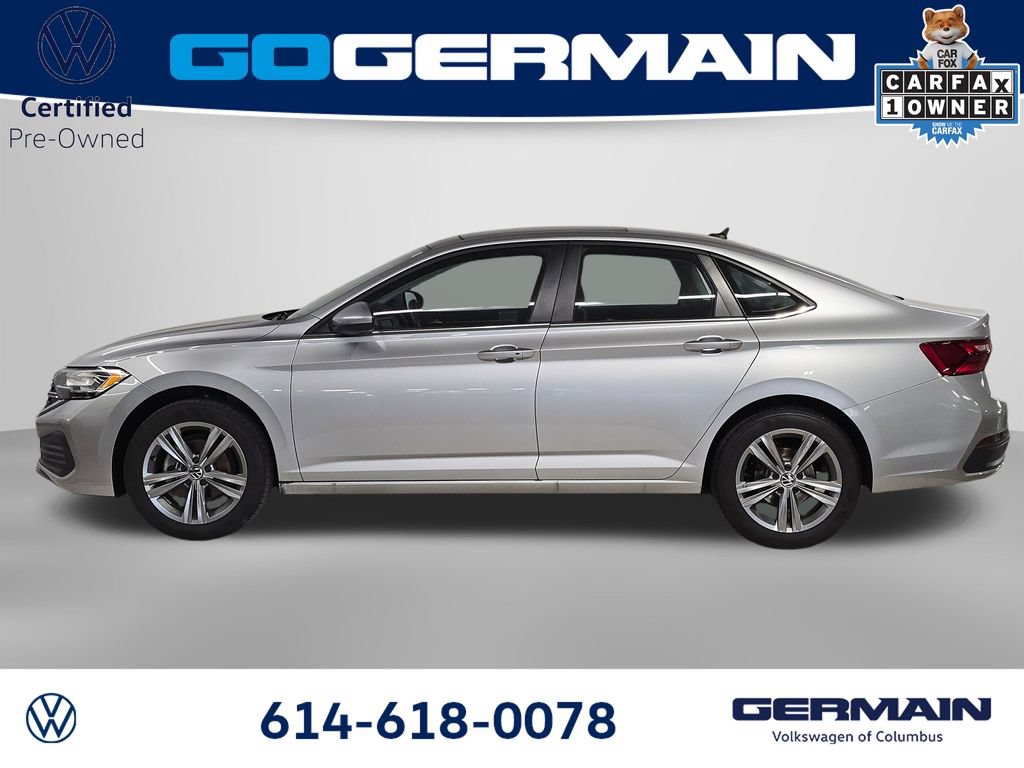 Certified 2023 Volkswagen Jetta SE w/ Panoramic Sunroof Package FWD image 11