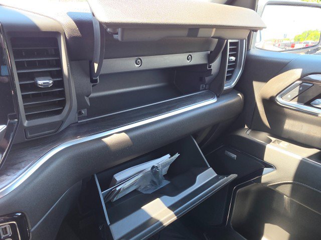 Used 2024 Chevrolet Silverado 1500 LTZ AWD/4WD image 52