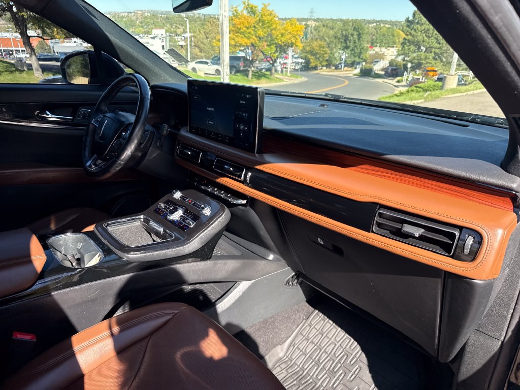 Certified 2022 Lincoln Nautilus Reserve w/ Luxury Package AWD/4WD image 32
