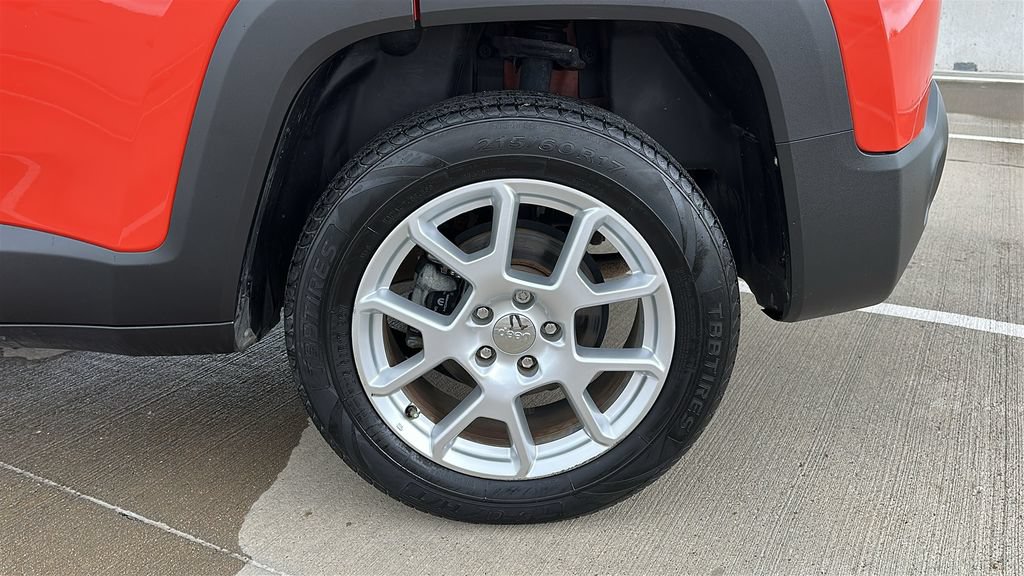 Used 2021 Jeep Renegade Latitude w/ Convenience Group AWD/4WD image 18