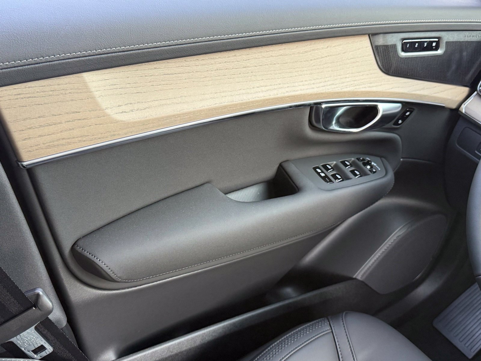New 2027 Volvo XC90 B6 Plus AWD/4WD image 41