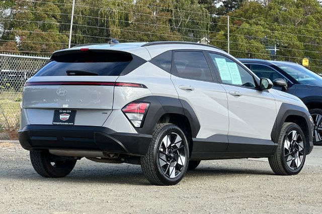 Used 2025 Hyundai Kona SEL AWD/4WD image 5