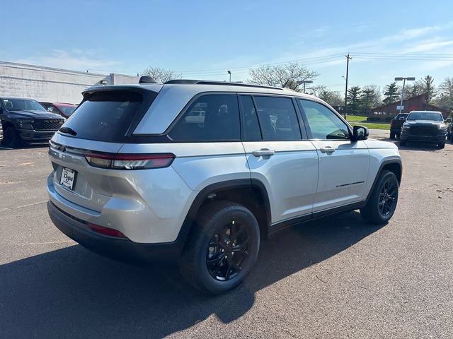 New 2026 Jeep Grand Cherokee Altitude AWD/4WD image 29