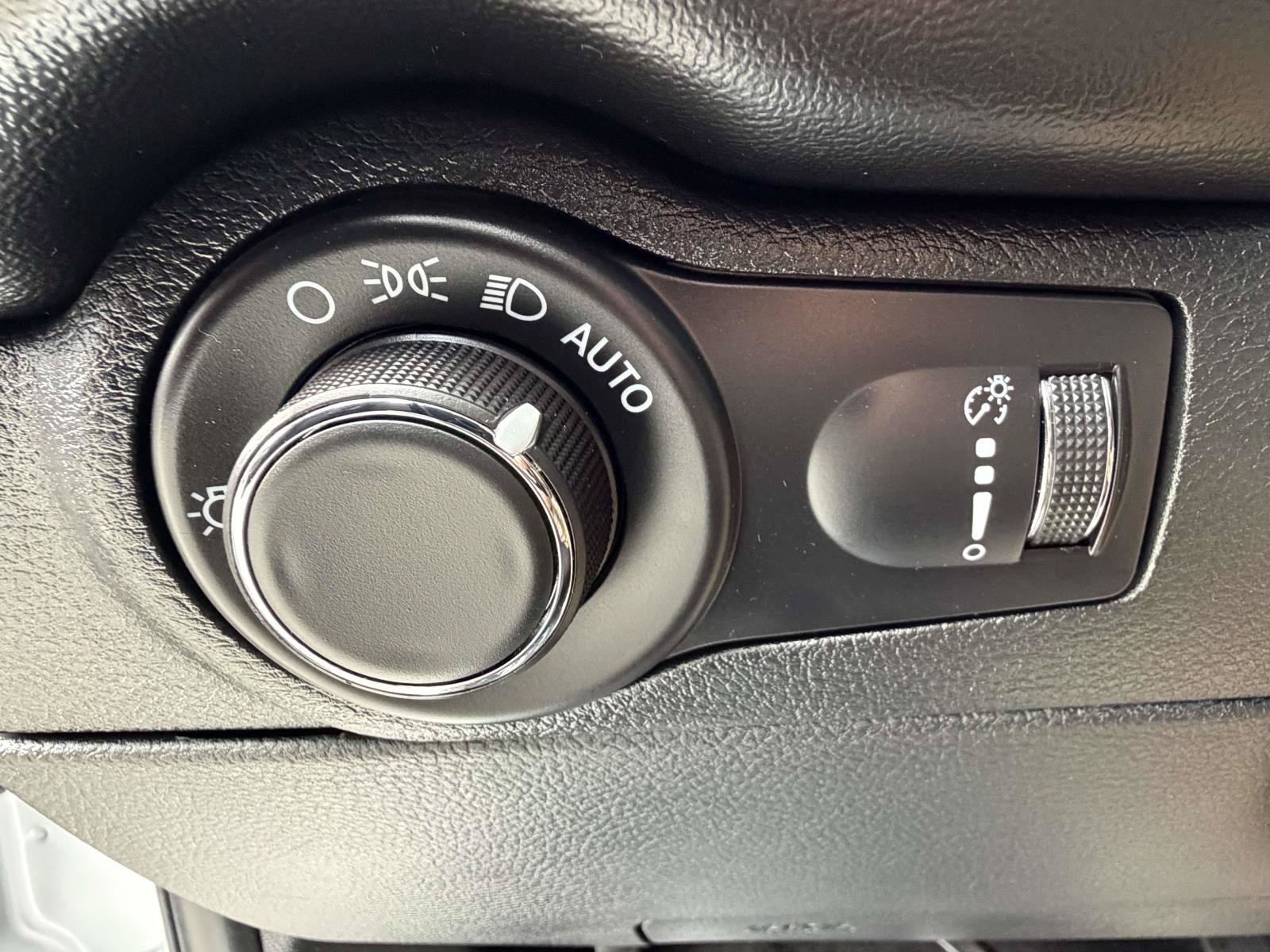 Used 2024 Dodge Durango SXT w/ SXT Blacktop Group AWD/4WD image 24