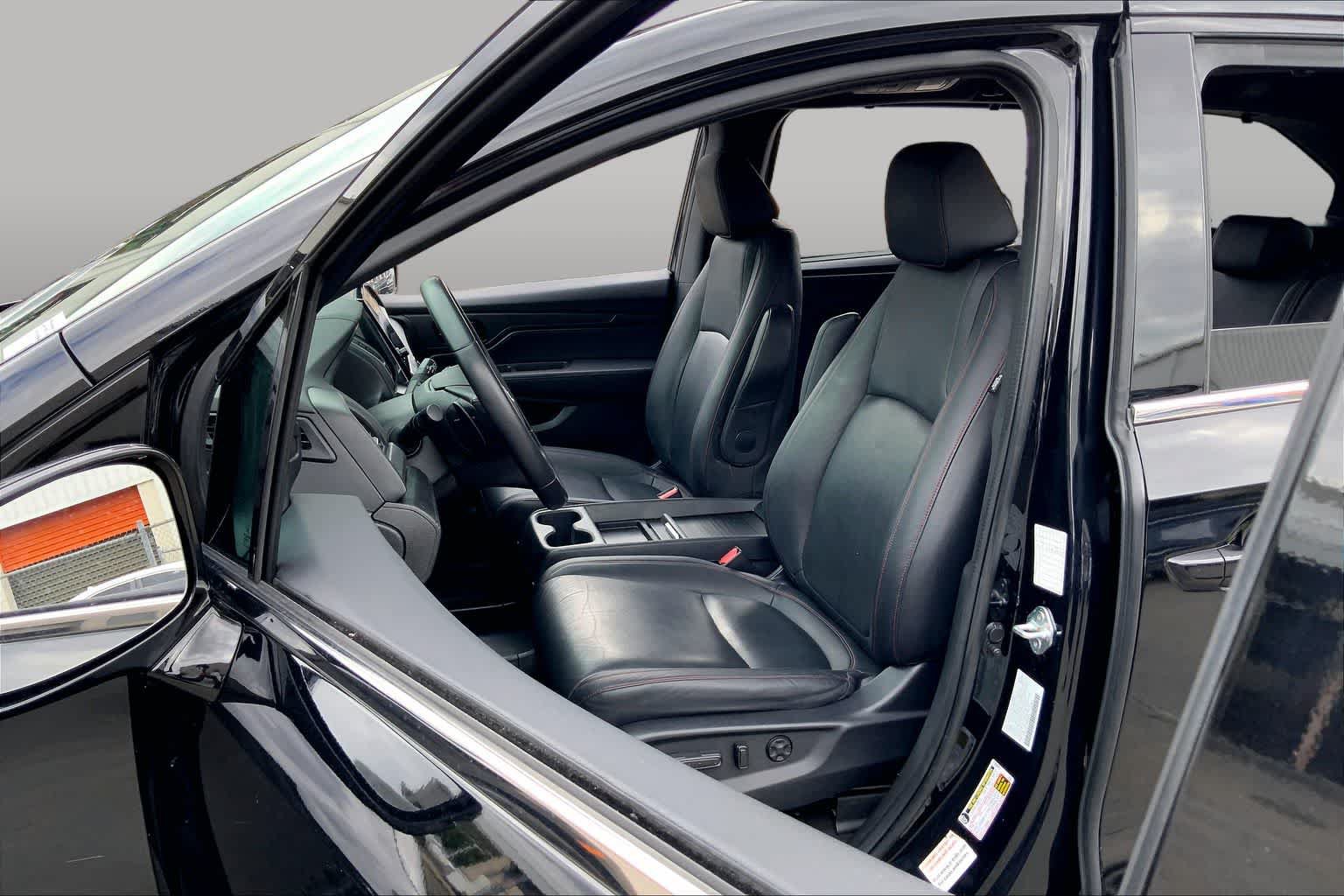 Used 2023 Honda Odyssey Sport image 8