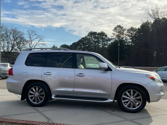 Used 2011 Lexus LX 570 4WD w/ Luxury Pkg image 9