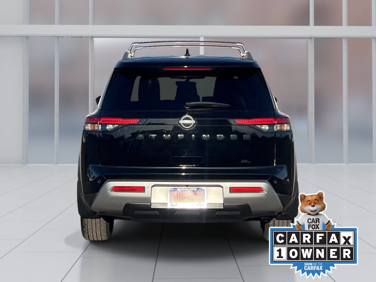 Used 2024 Nissan Pathfinder SL w/ Lighting Package (N92) FWD image 5