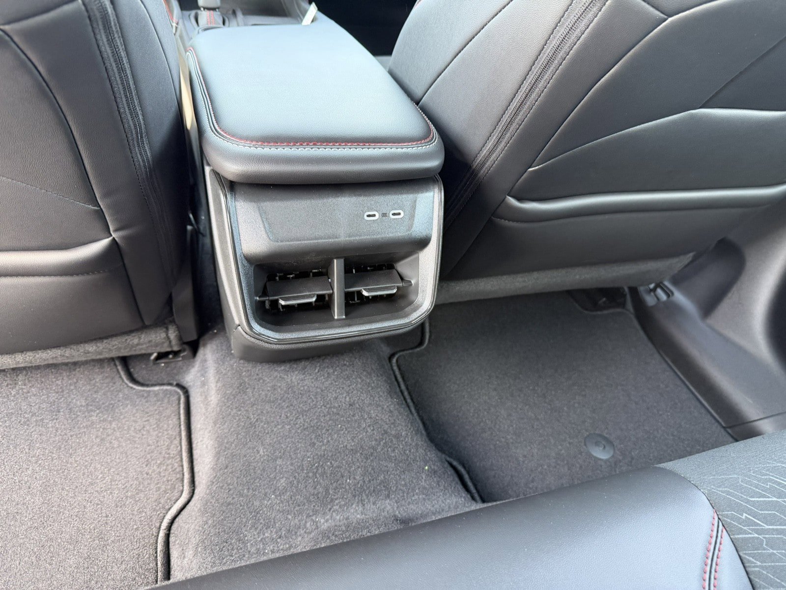 New 2026 Dodge Charger R/T AWD/4WD image 14