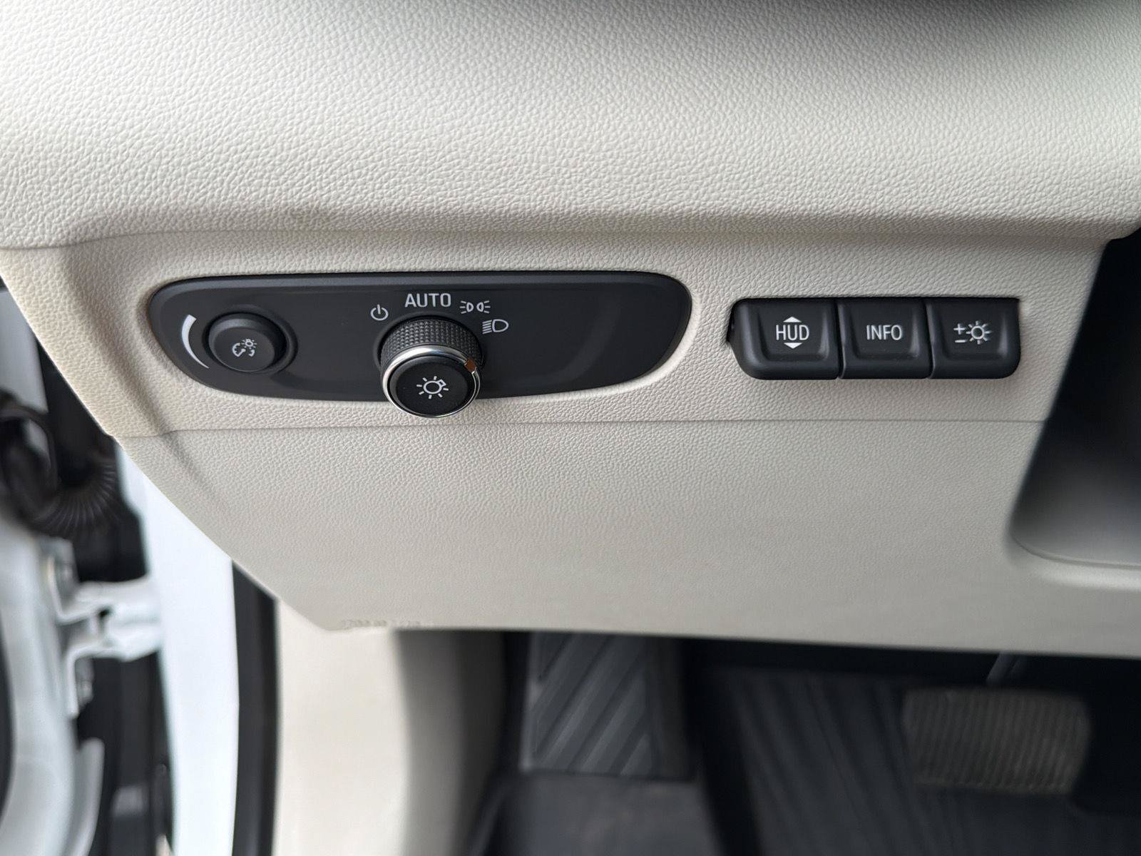 Used 2021 Buick Envision Avenir AWD/4WD image 20