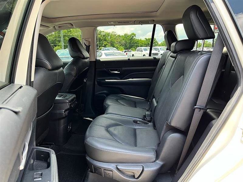 Used 2024 Toyota Grand Highlander FWD image 40