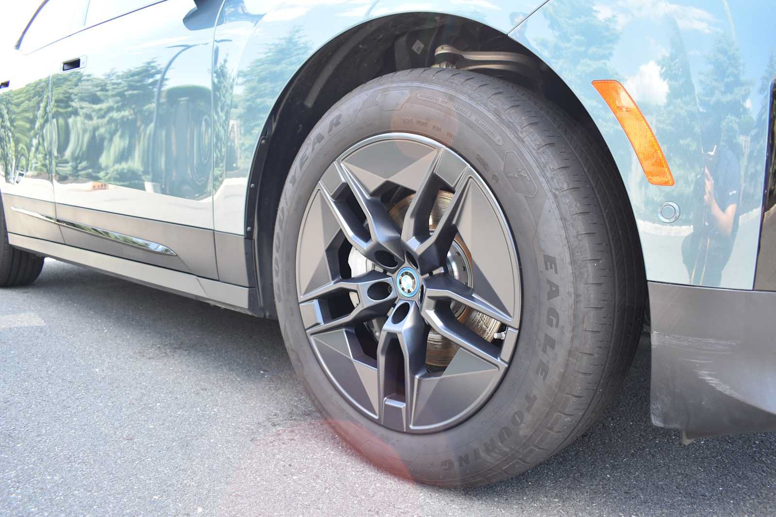 Used 2024 BMW iX xDrive50 AWD/4WD image 19