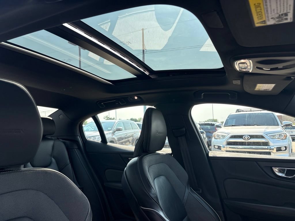 Used 2019 Volvo S60 T6 R-Design AWD/4WD image 29