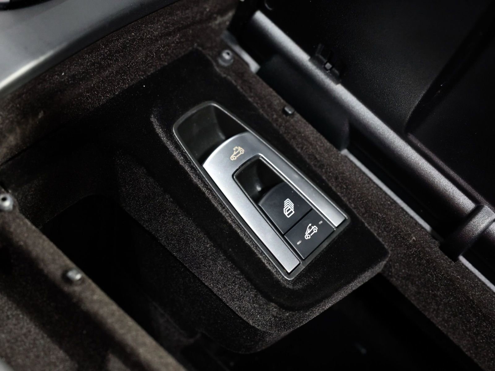 Used 2019 Mercedes-Benz S 560 Cabriolet w/ AMG Line Exterior image 42