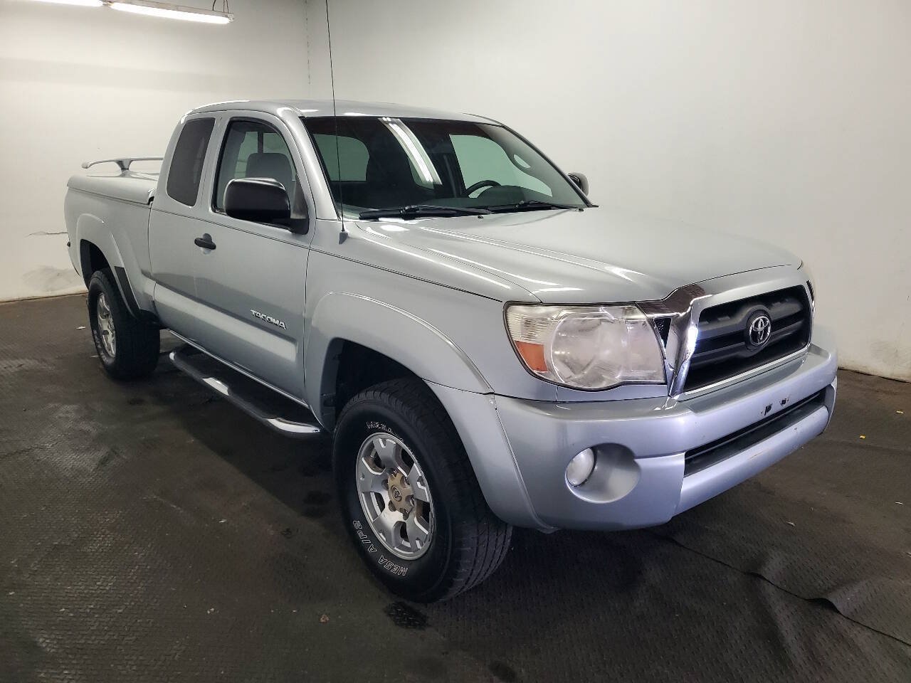 Used 2006 Toyota Tacoma PreRunner w/ TRD Off-Road Pkg #1 RWD image 3
