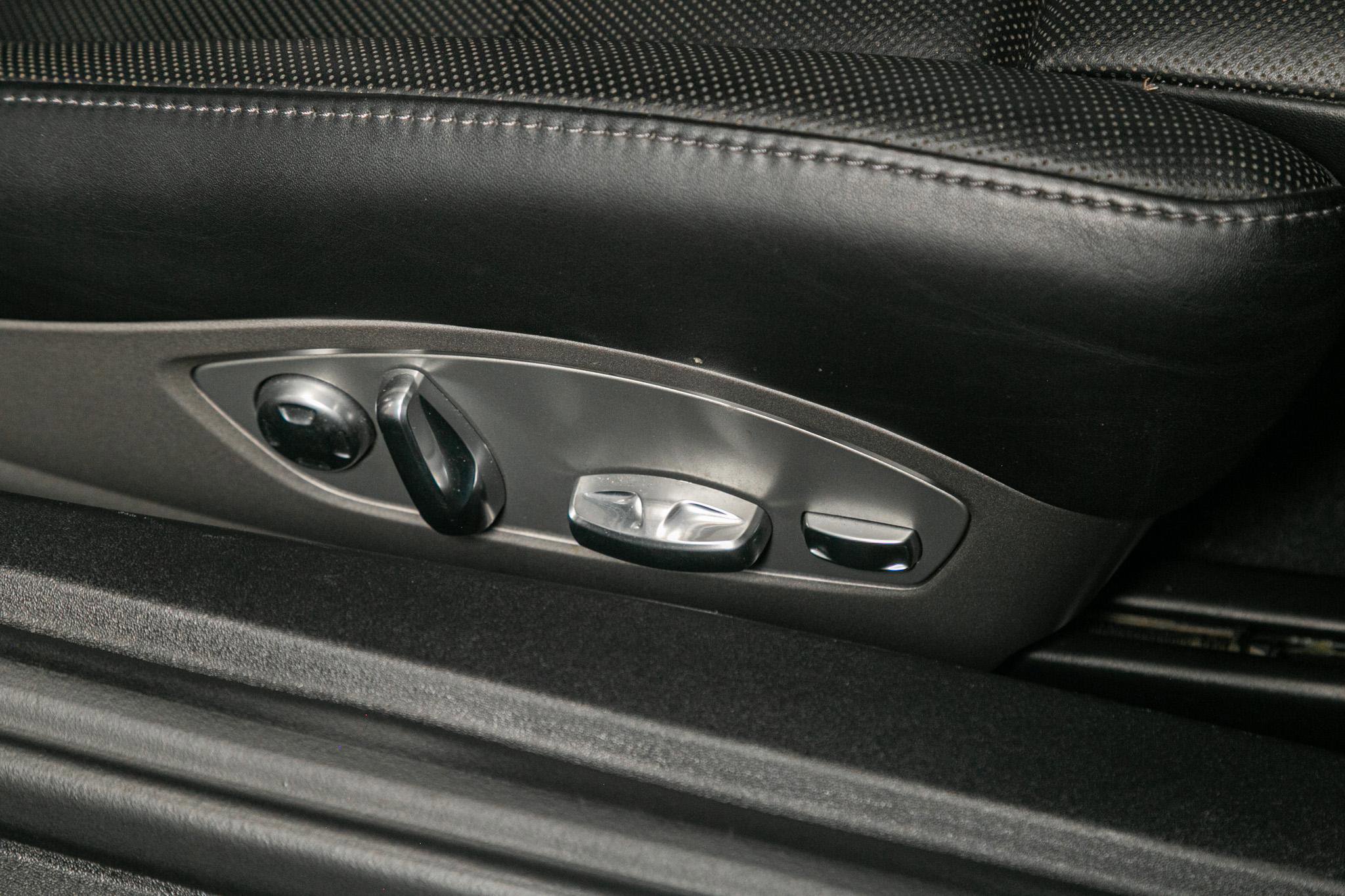 Used 2015 Porsche 911 Turbo image 23