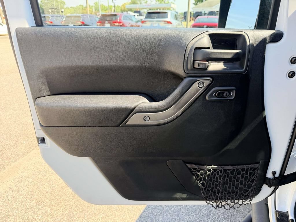 Used 2017 Jeep Wrangler Unlimited Sport w/ Quick Order Package 24S AWD/4WD image 17