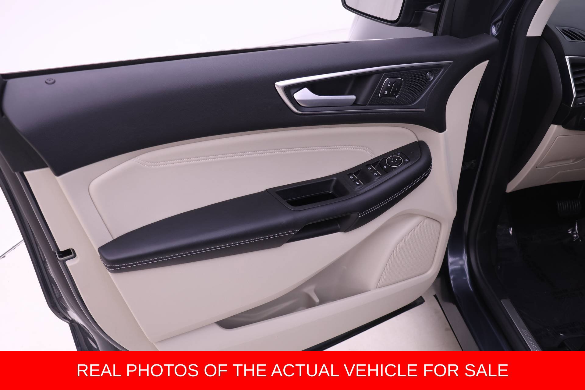 Used 2024 Ford Edge Titanium AWD/4WD image 9