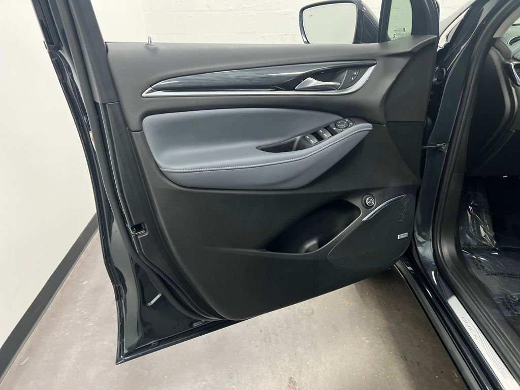 Used 2020 Buick Enclave Essence w/ Sound and Sites Package image 12