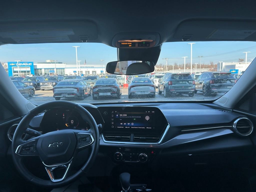 Used 2024 Chevrolet Trax ACTIV w/ Driver Confidence Package image 10