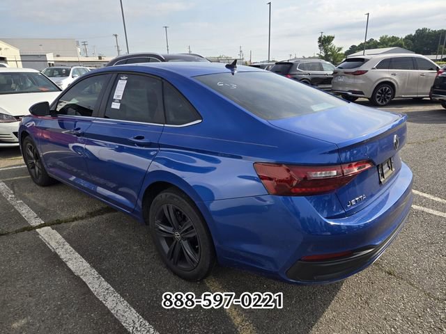 Certified 2024 Volkswagen Jetta SE FWD image 4