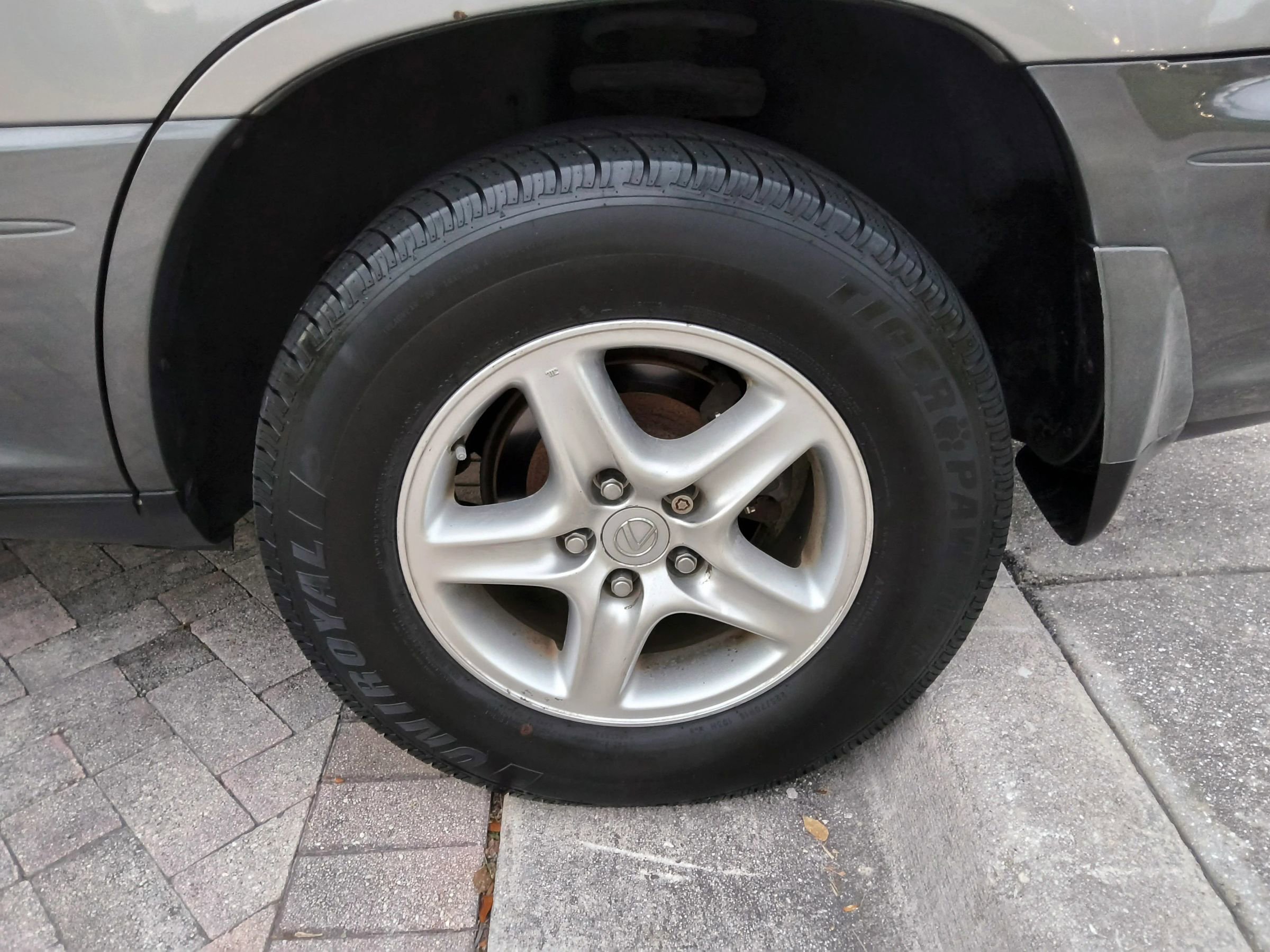 Used 2000 Lexus RX 300 4WD w/ Premium Pkg image 39