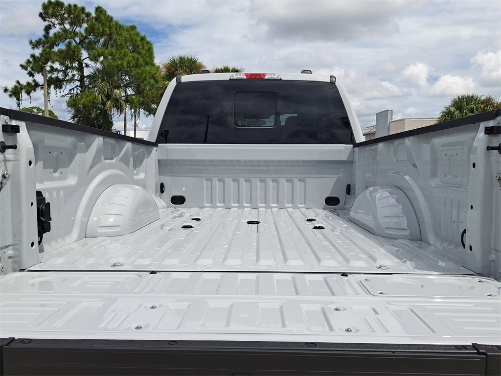 New 2026 Ford F350 4x4 Crew Cab Super Duty image 9